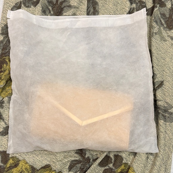 NWOT Elegant Tan Envelope Clutch with Gold Chain - Picture 6 of 6